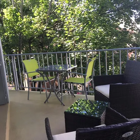 Le Vichyssois Apartment *